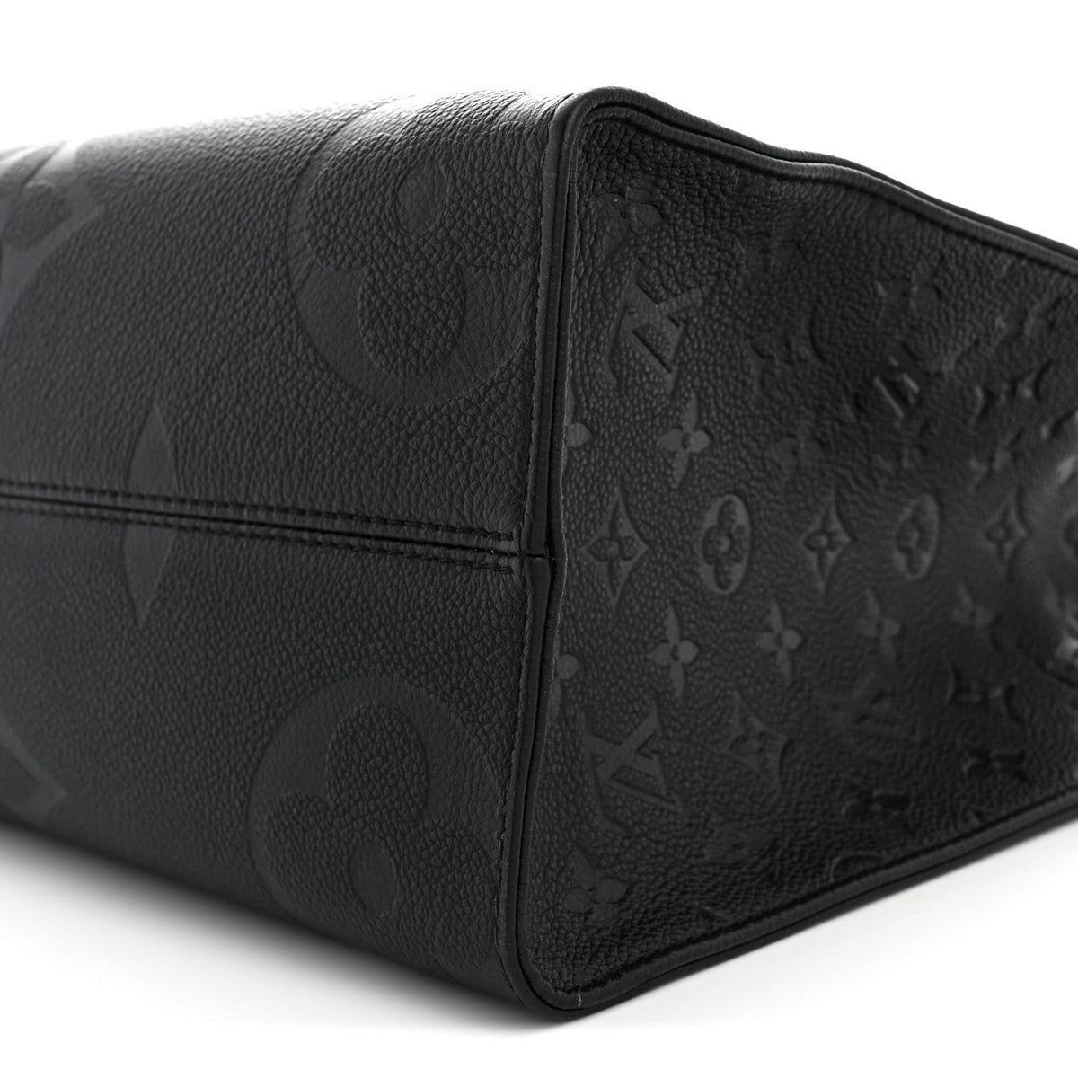 Empreinte Monogram Giant Onthego MM Black