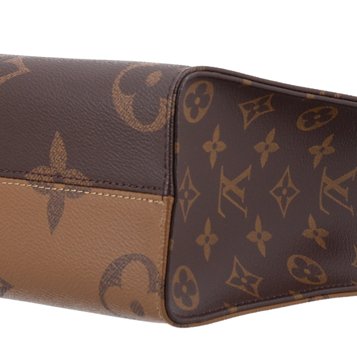 Reverse Monogram Giant Onthego BB