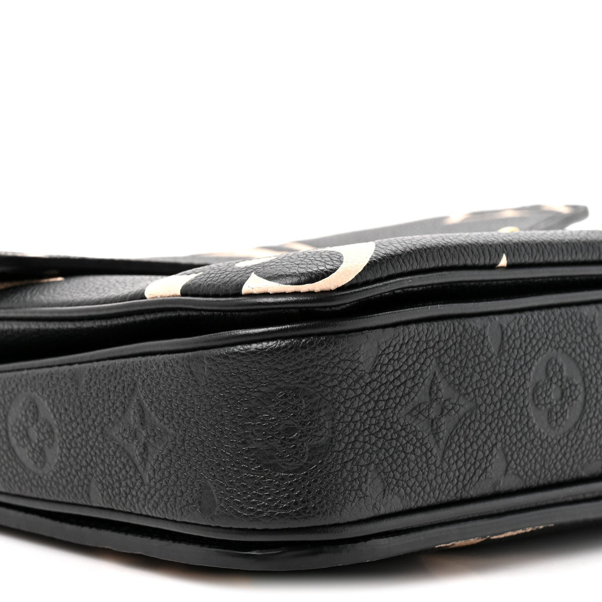 Empreinte Monogram Giant Crafty Pochette Metis Black Creme