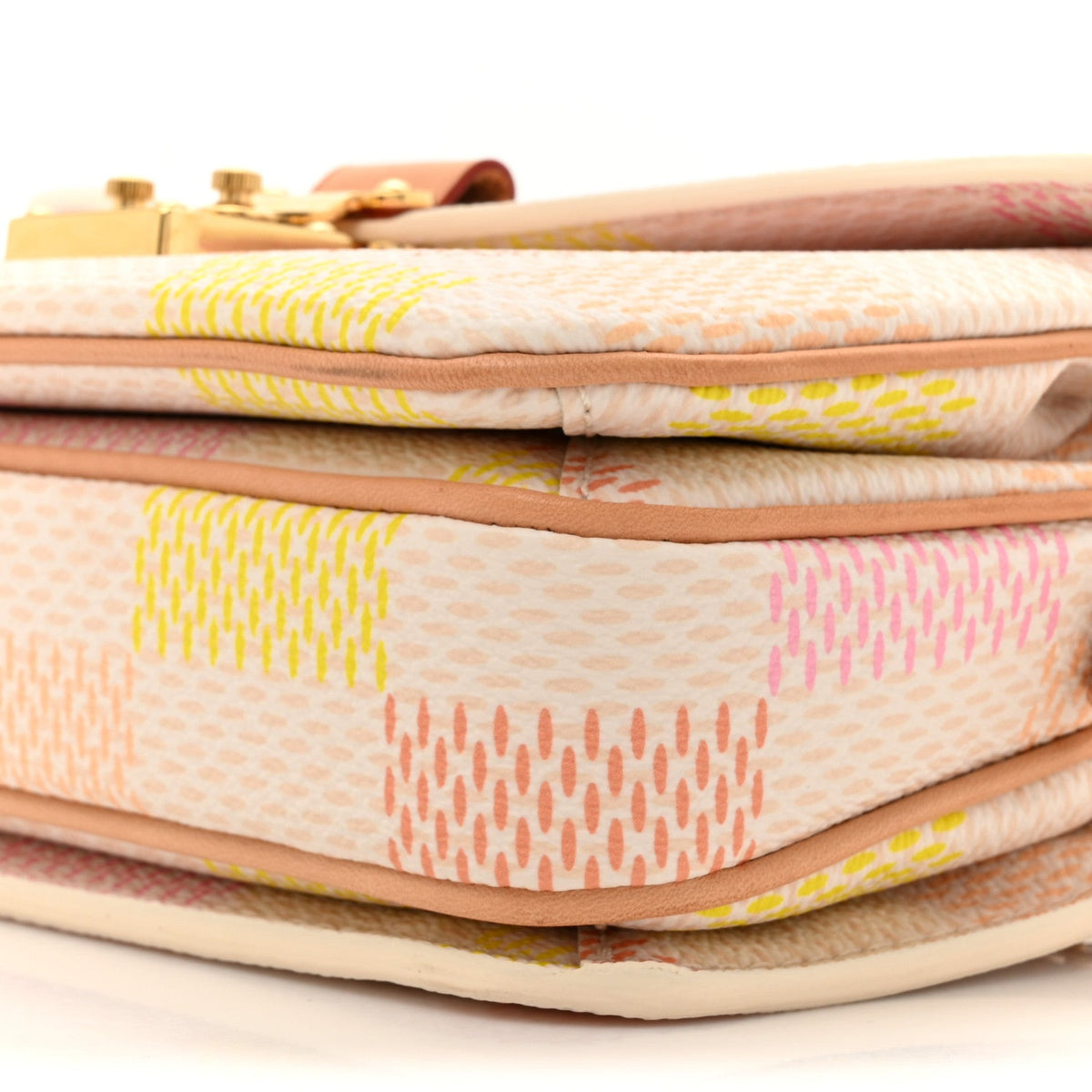 Damier Giant Pochette Metis East West Peach