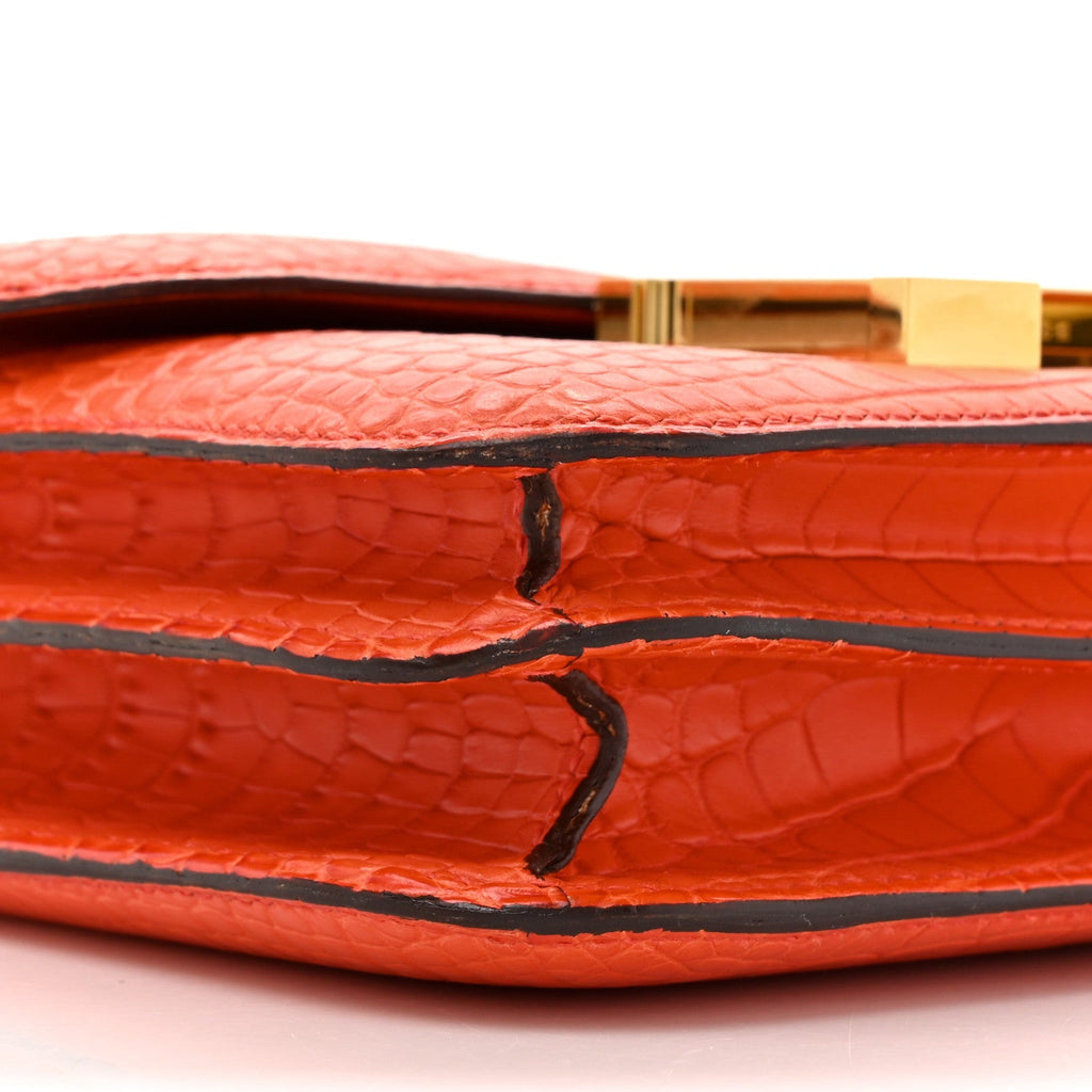 Matte Alligator Constance 18 Rouge Indien