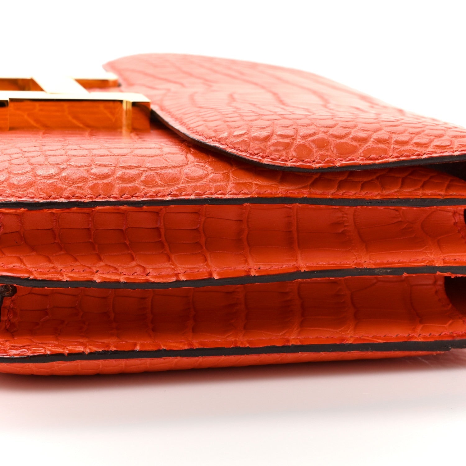 Matte Alligator Constance 18 Rouge Indien