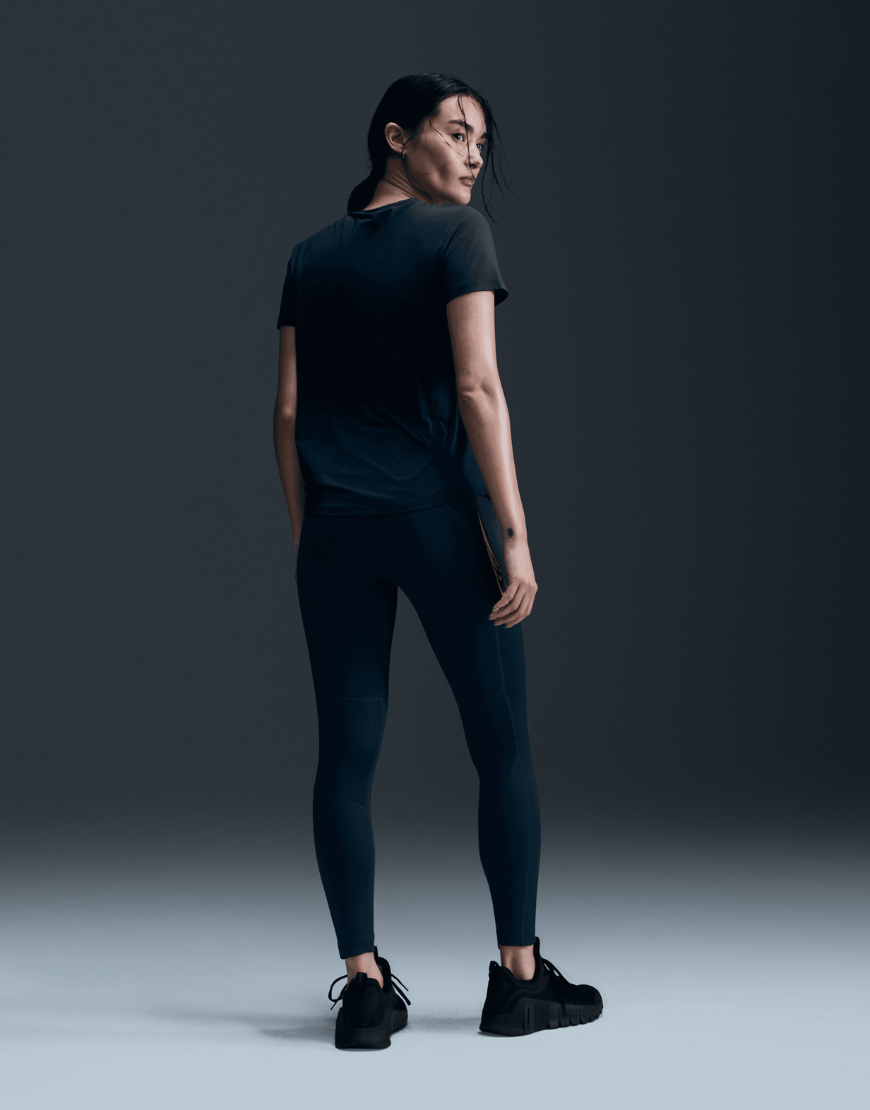 Women's Dri-FIT Short-Sleeve Graphic Top :Armoury Navy