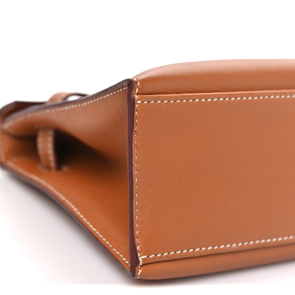Swift Kelly Pochette Clutch Gold