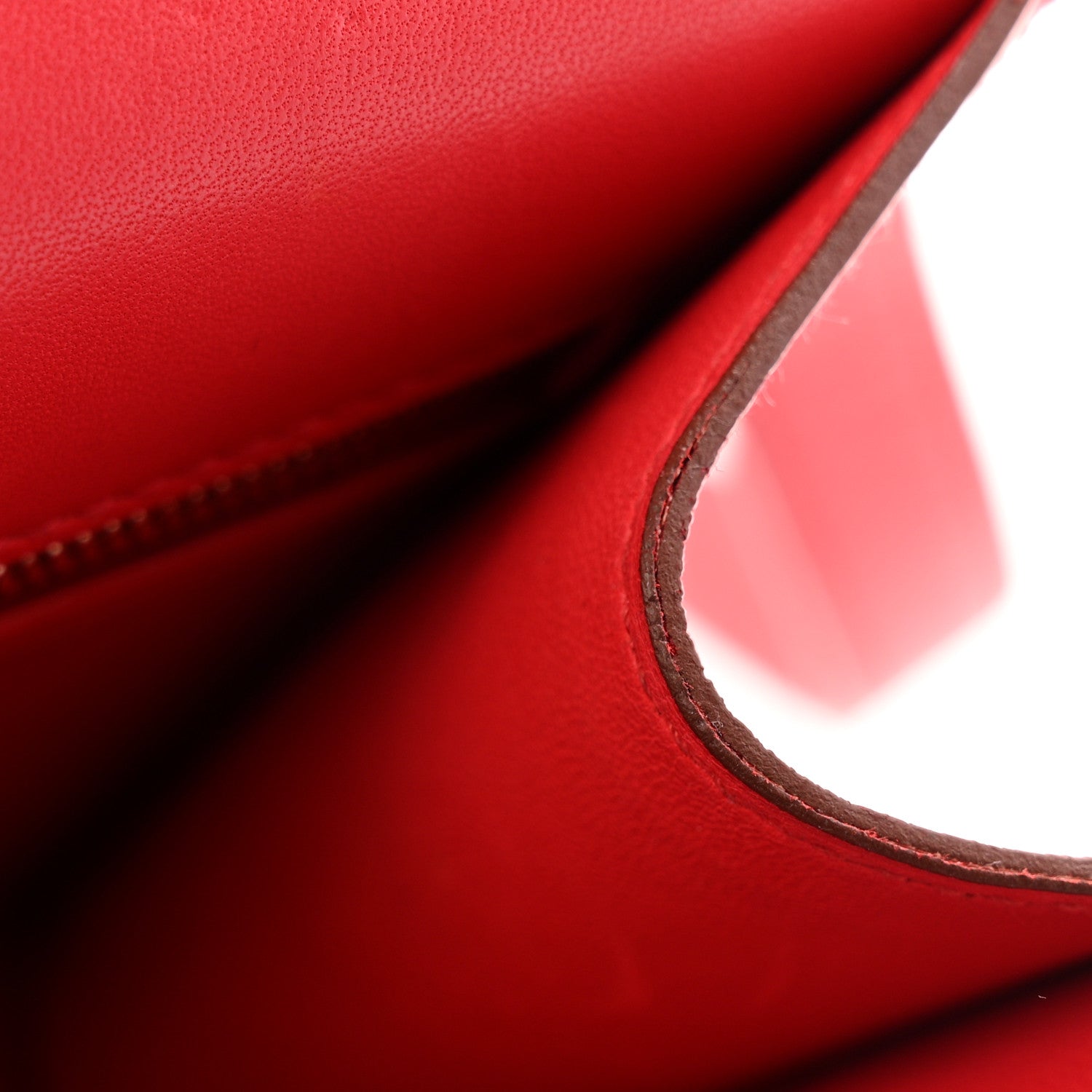 Epsom Constance 24 Rouge Casaque
