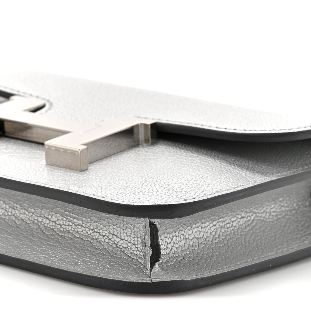 Metallic Chevre Chamkilight Constance Slim Wallet Argent