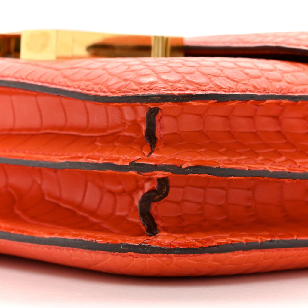 Matte Alligator Constance 18 Rouge Indien