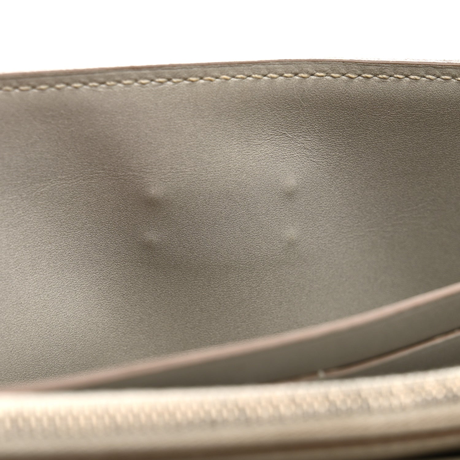 Box Guilloche Kelly Longue Wallet Gris Perle