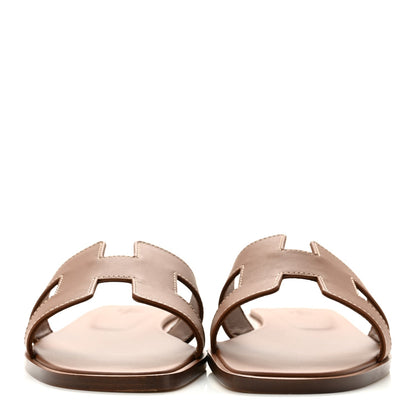 Box Calfskin Oran Sandals 37.5 Gold
