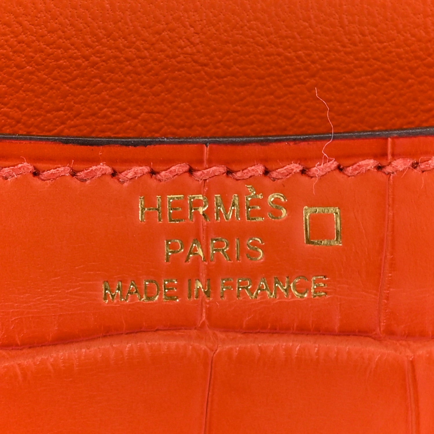 Matte Alligator Constance 18 Rouge Indien
