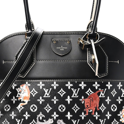 Calfskin Catogram Alma Souple MM Black