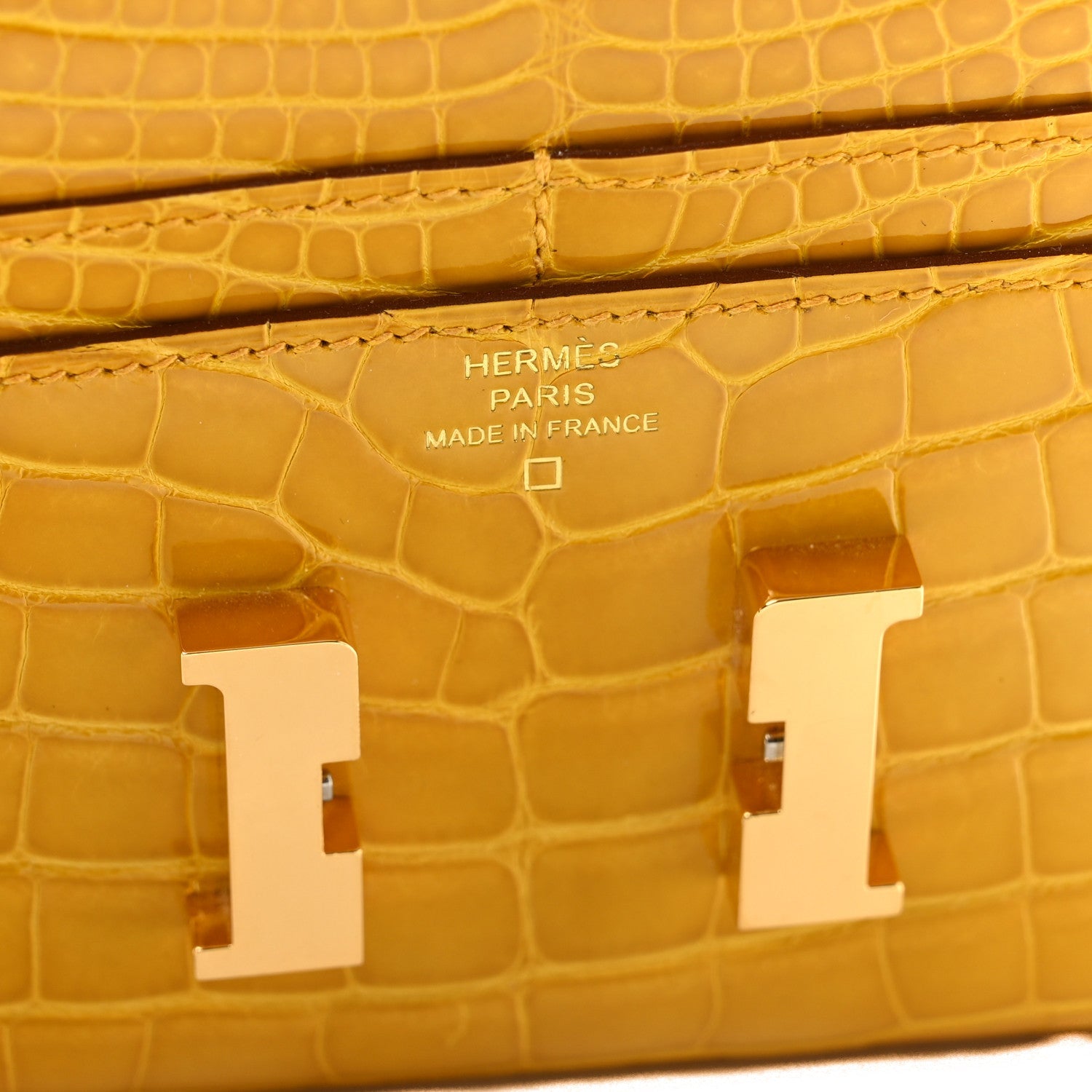 Shiny Alligator Constance Short Wallet Jaune Ambre
