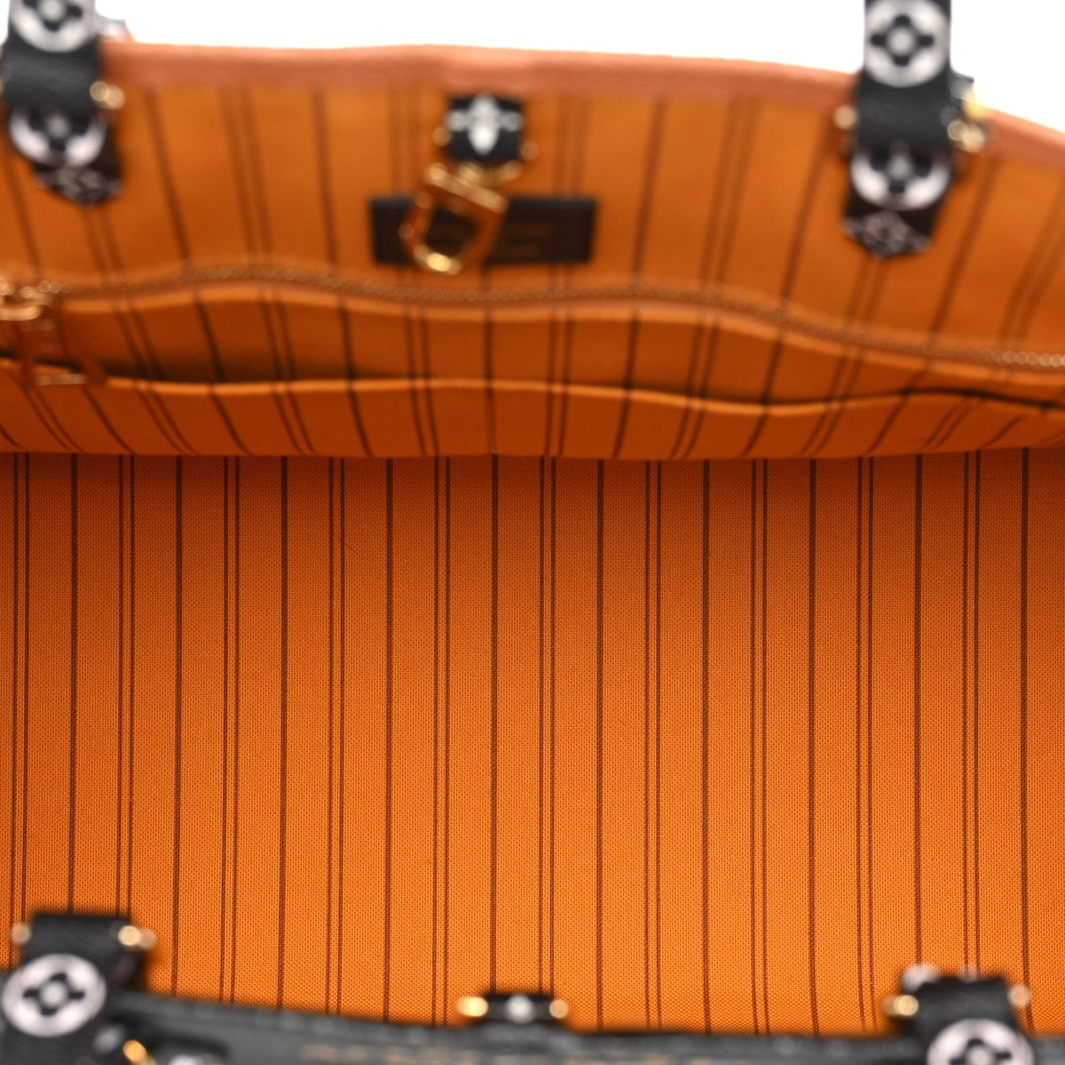 Monogram Giant Jungle Onthego GM Black
