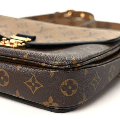Reverse Monogram Pochette Metis