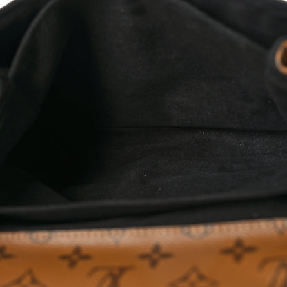 Reverse Monogram Pochette Metis