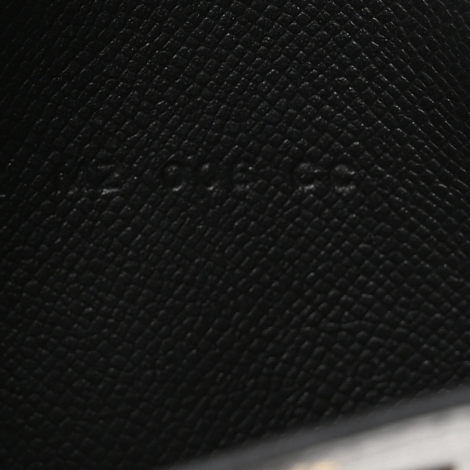 Veau Madame Kelly Pocket Compact Wallet Black