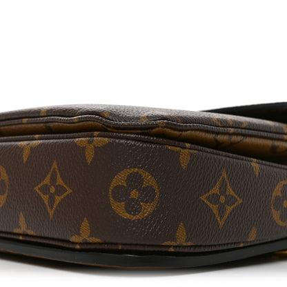 Reverse Monogram Pochette Metis