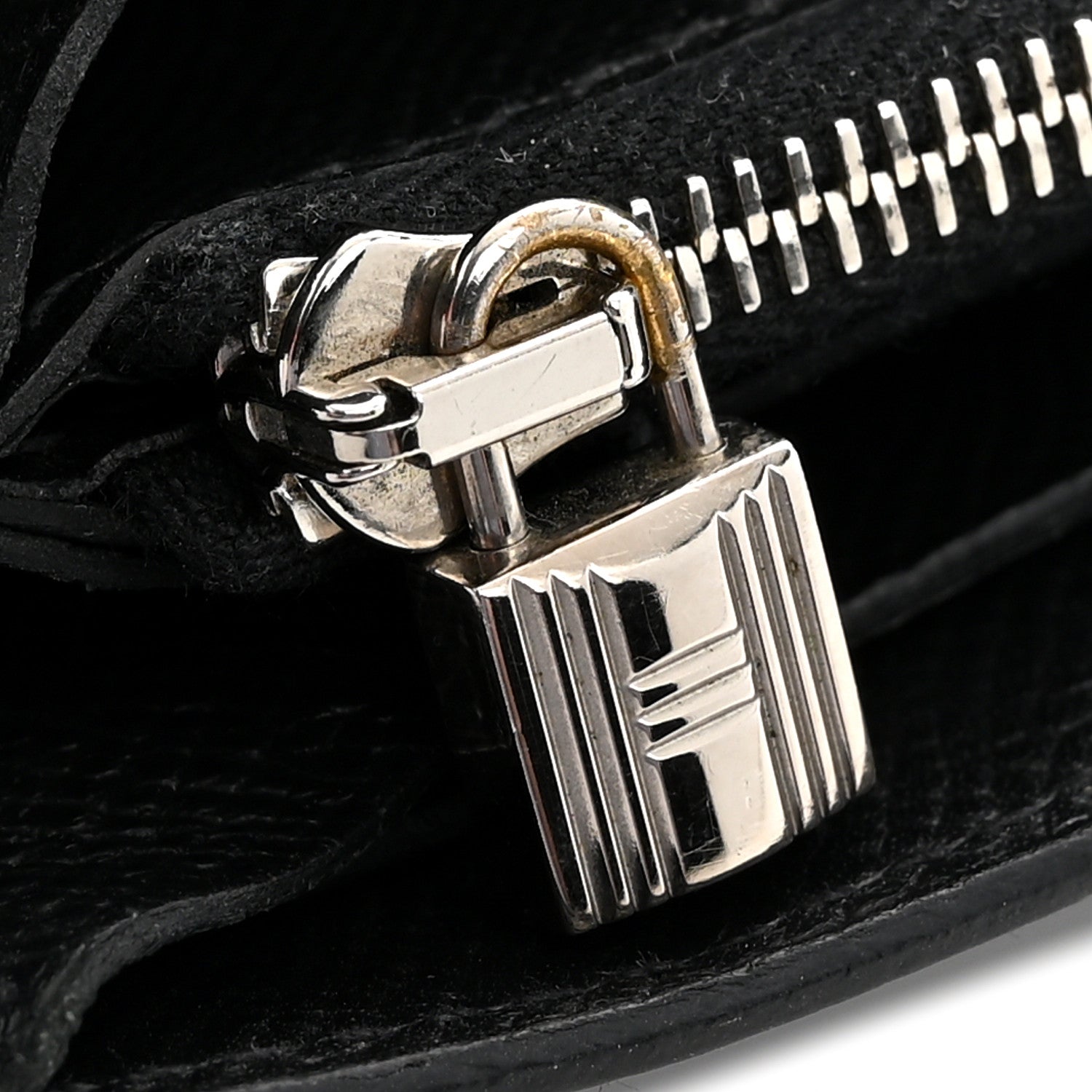 Epsom Kelly Longue Wallet Black