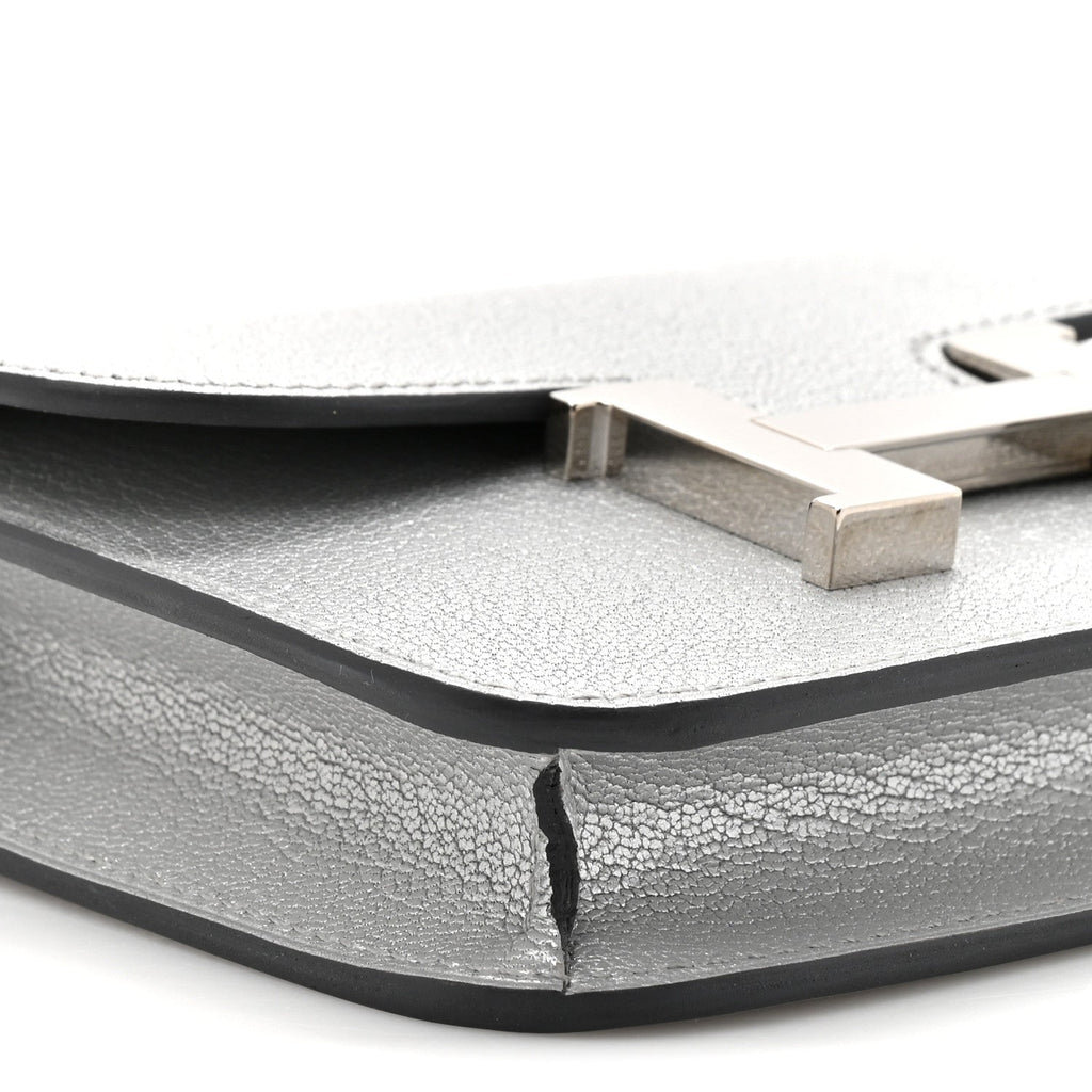 Metallic Chevre Chamkilight Constance Slim Wallet Argent