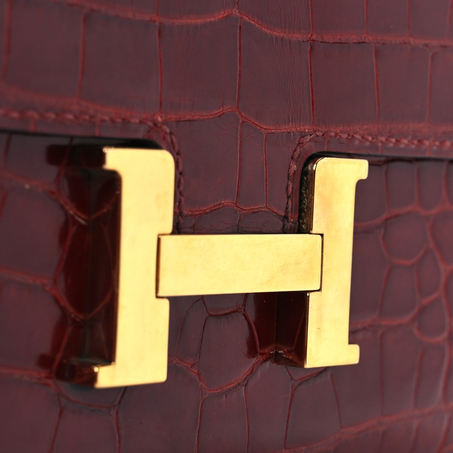 Shiny Alligator Constance Long Wallet Rouge Vif