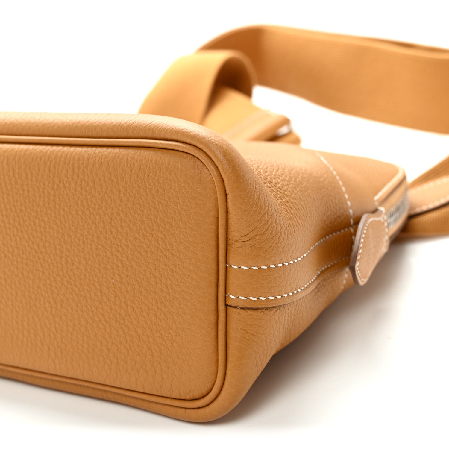 Togo Bolide Messenger Bag Naturel Sable