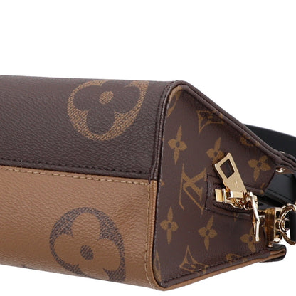 Reverse Monogram Giant OnTheGo East West Chain