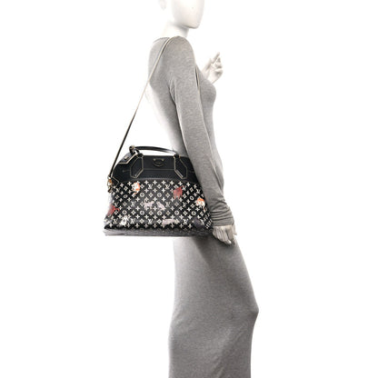 Calfskin Catogram Alma Souple MM Black