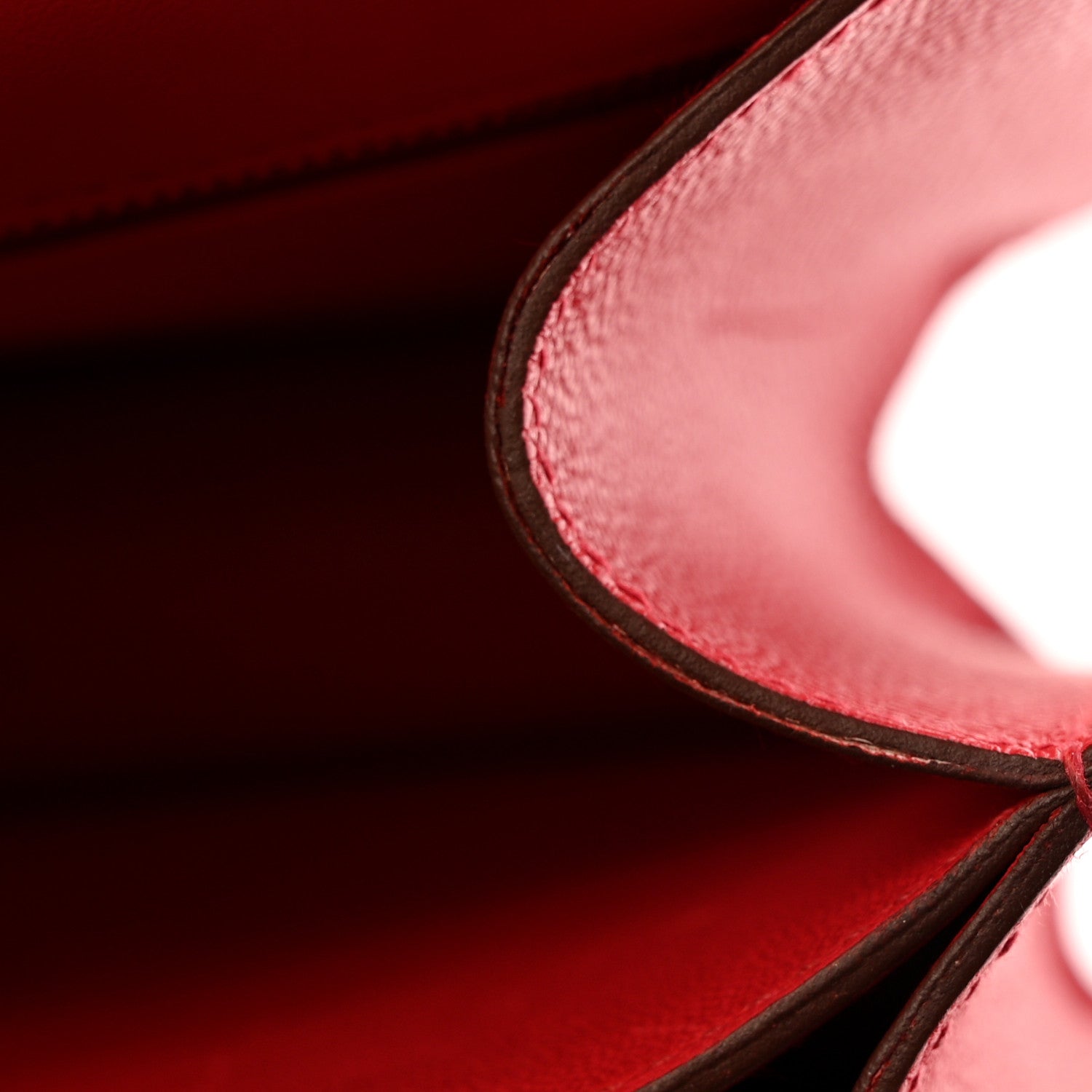 Epsom Constance 24 Rouge Casaque