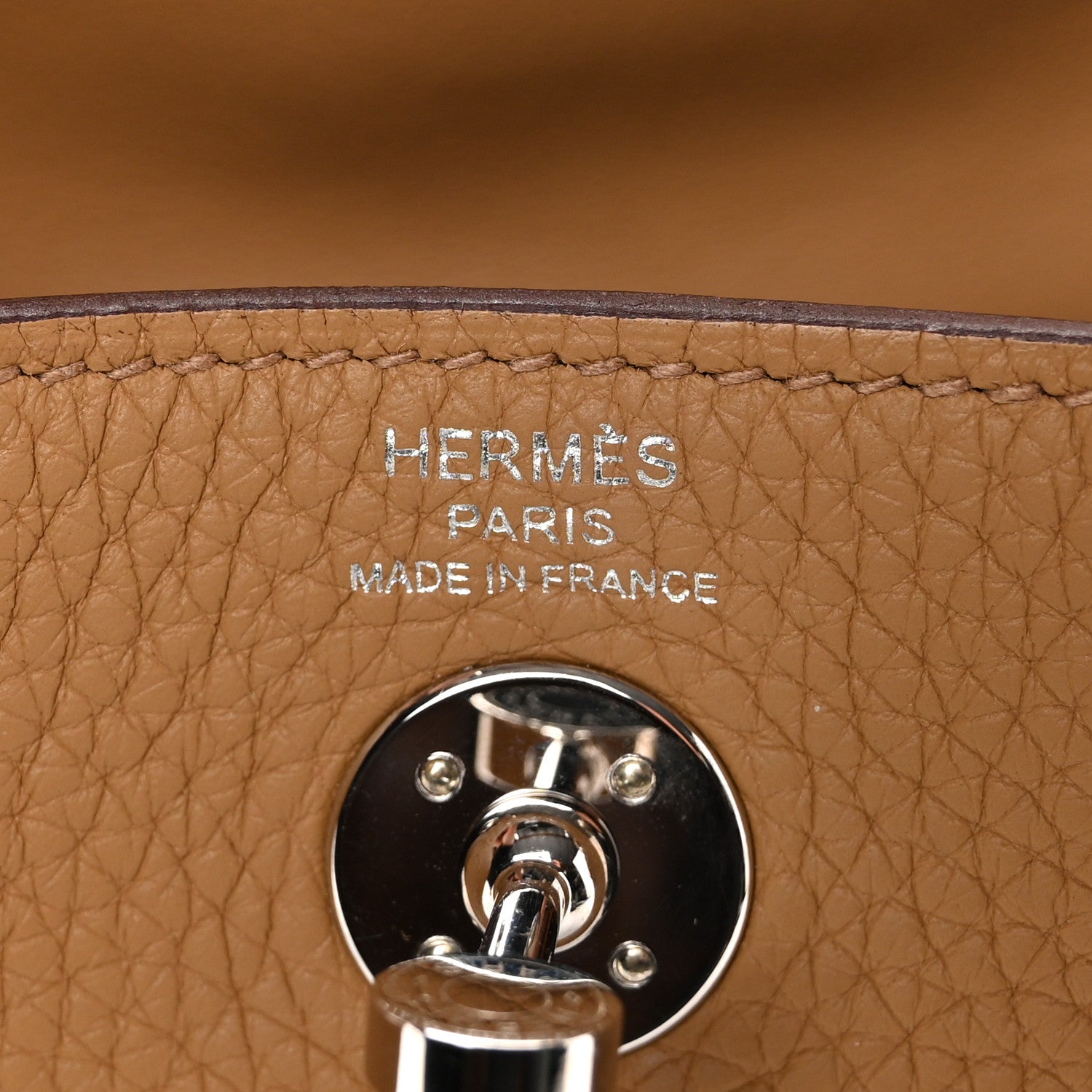 Taurillon Clemence Mini Lindy 20 Biscuit