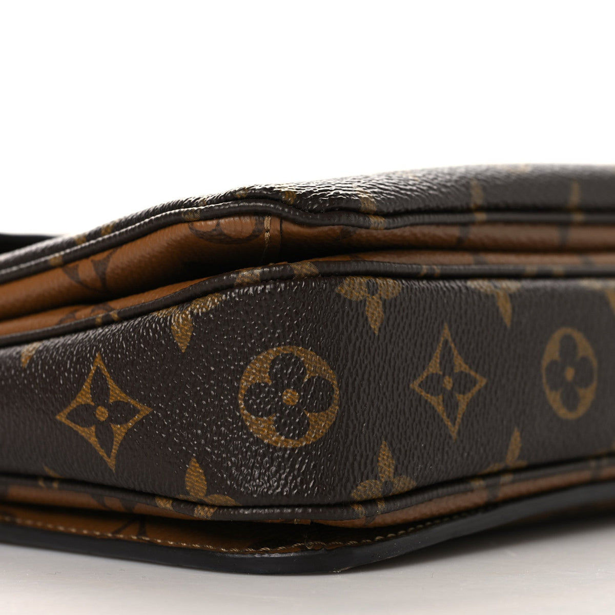 Reverse Monogram Pochette Metis