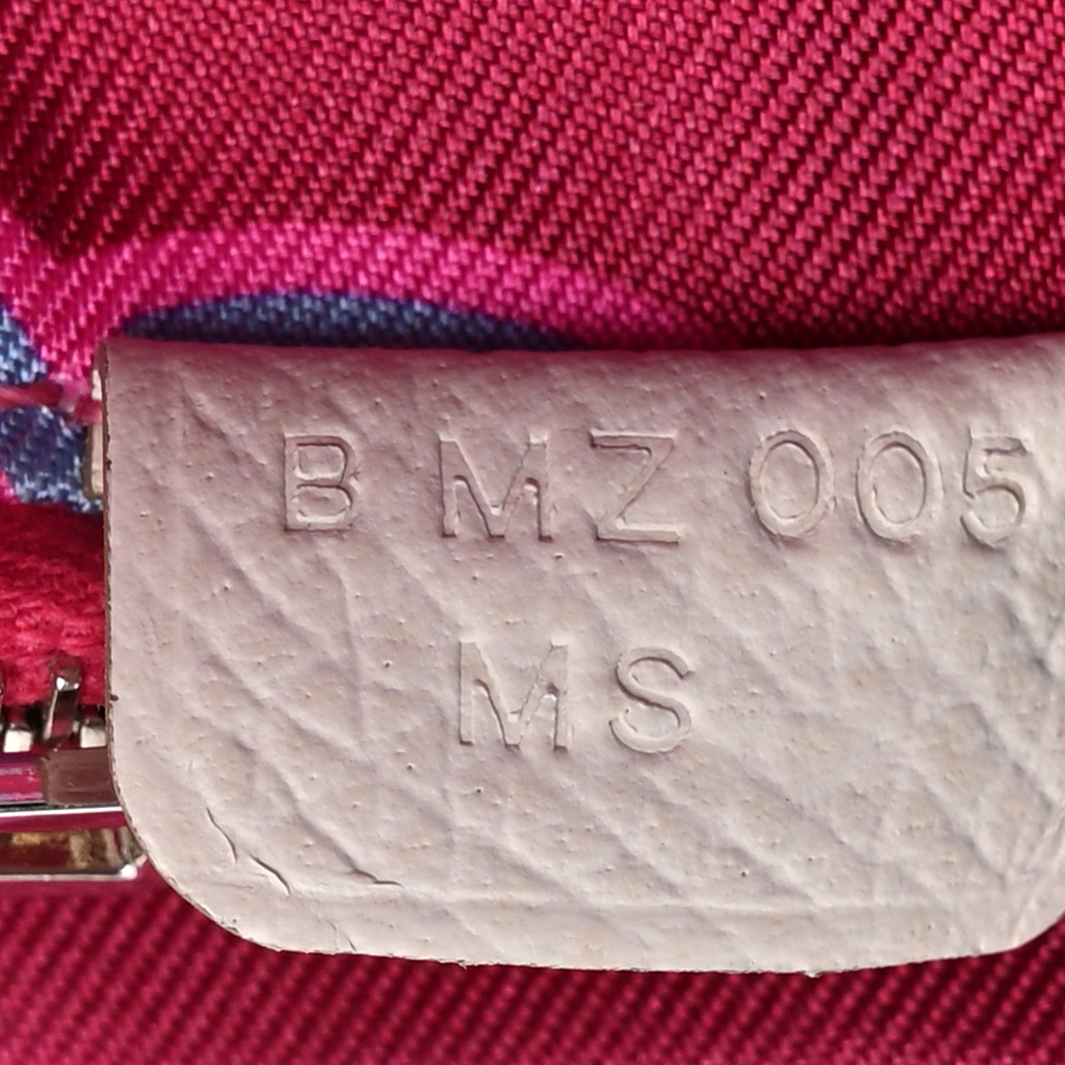 Epsom Silk'In Compact Wallet New White