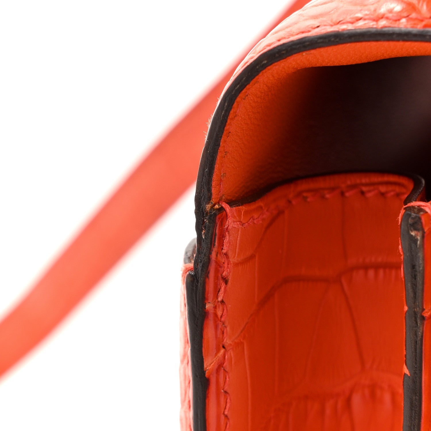 Matte Alligator Constance 18 Rouge Indien