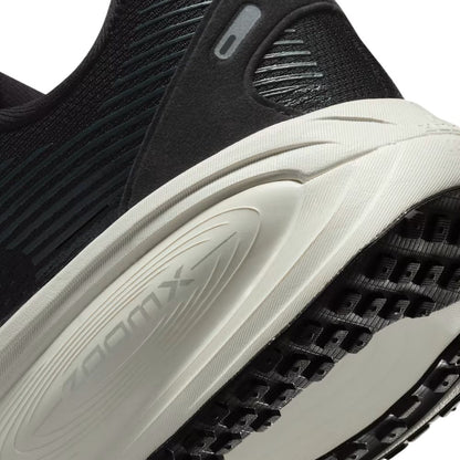 Vomero 18 Wide Men's :Black | Coconut Milk