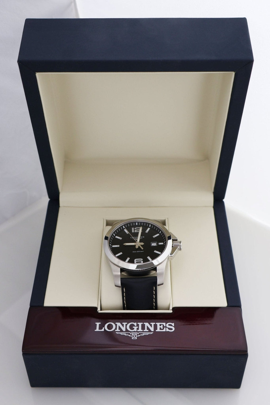 Longines Conquest Stainless Steel Black Dial Black Leather Strap Date Divers Quartz Mens Watch L3.760.4.56.3
